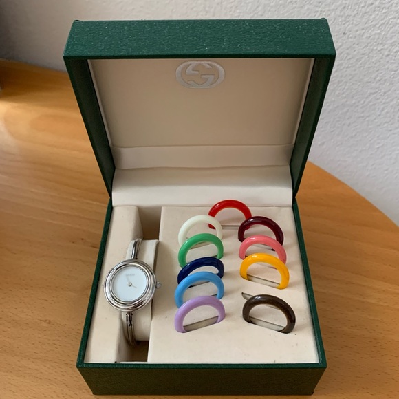 Gucci Accessories - Gucci Vintage 1100L Color Changeable Bezel Watch